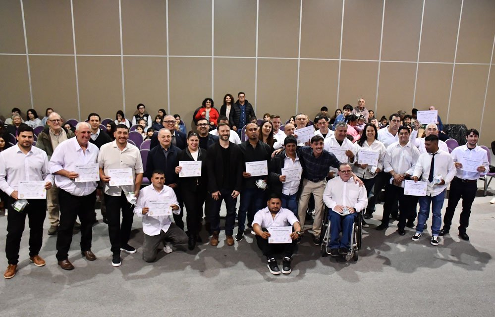 Programa Oportunid@des: 24 agentes municipales terminaron sus estudios secundarios