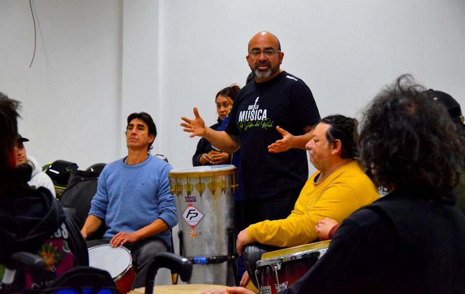 El Carnaval de Paraná propone un nuevo taller de percusión afrobrasileña