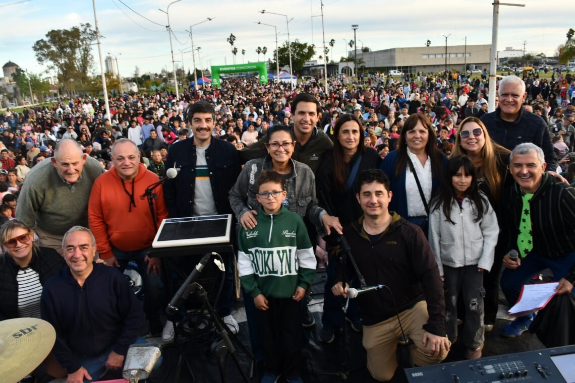 Miles de familias disfrutaron del gran cierre del mes del niño en el parque central “Viñedos Moulins”