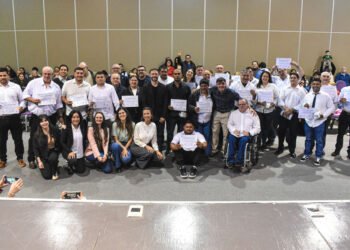 Agentes municipales de Concordia finalizaron sus estudios secundarios con el programa Oportunidades