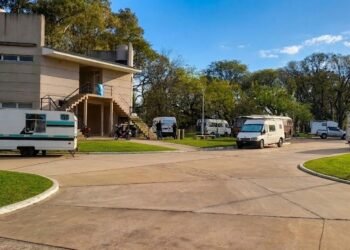La Zona Motorhome de la Costanera recibe a turistas de distintos puntos del país y del mundo