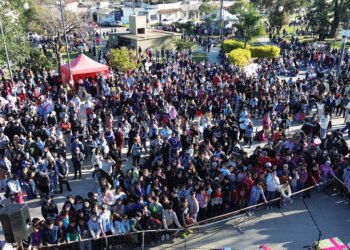 Multitudinario primer festejo del mes del niño en el Parque Ferré