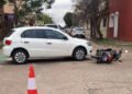 Choque entre un auto y una moto en la esquina de H. Primo y Ramírez: una mujer fue trasladada al Masvernat