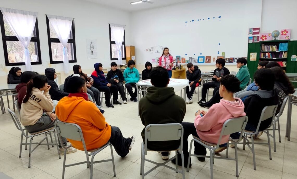 Estudiantes de la Escuela Técnica FCAL-UNER participaron de un taller sobre Eduardo Galeano en la Maratón Nacional de Lectura