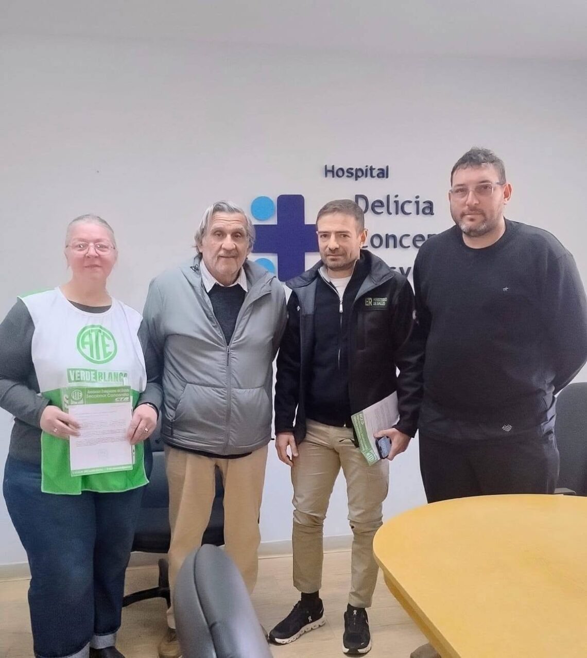 Trabajadores de ATE se movilizaron en el Hospital Masvernat y entregaron un petitorio al ministro de Salud