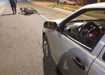 Una motociclista de 21 años resultó herida tras un accidente en avenida Eva Perón