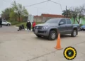 Una motociclista sufrió una fractura tras colisionar con una camioneta en calles Saure y Albarracín de Sarmiento