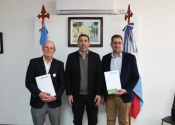 El CGE firmó convenios con Adimer y Enersa para potenciar la capacitación laboral y la formación profesional en la provincia