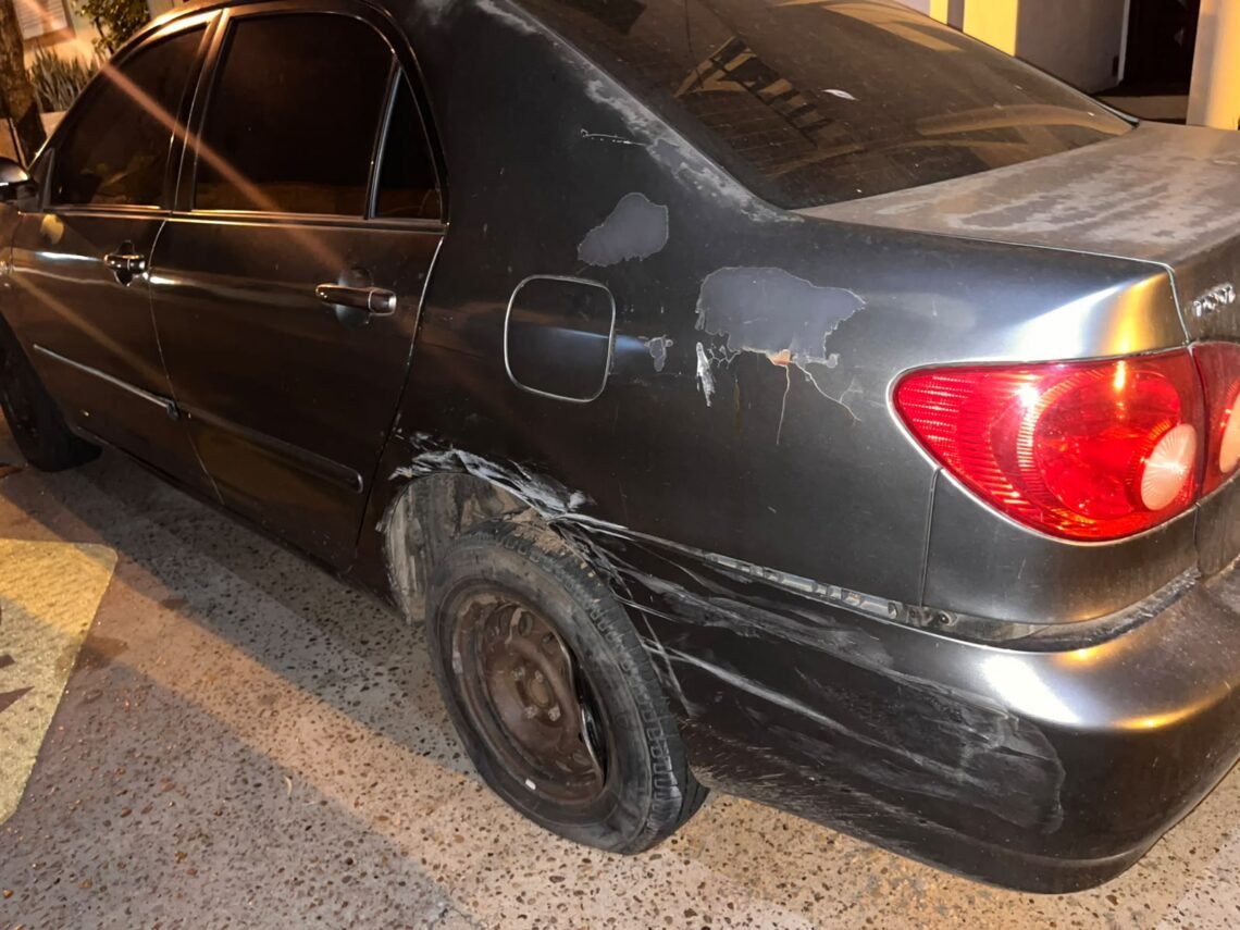 Choque en cadena en calle Damián P. Garat: tres autos involucrados y un conductor que se dio a la fuga