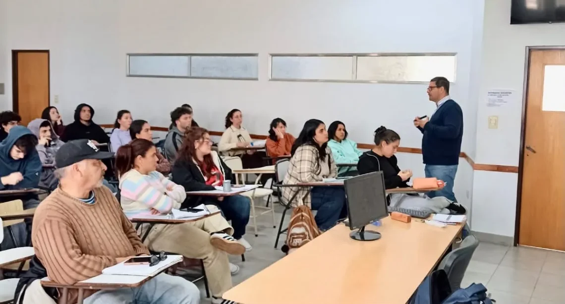 El Municipio presentó programas de acompañamiento emprendedor a estudiantes de Gastronomía de la UNER