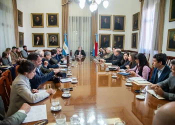 El gobierno avanza con concursos abiertos para la administración pública