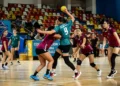 El seleccionado entrerriano femenino de handball cayó ante San Rafael pero mantiene sus opciones de podio nacional
