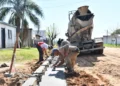 La Municipalidad realiza trabajos de cordón cuneta y consolidación de suelo en calles del Barrio Las Tejas