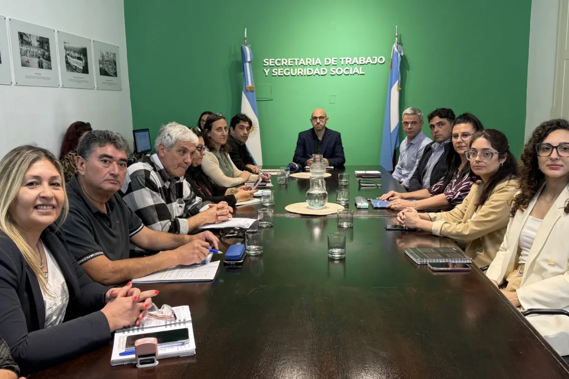 El gobierno ratificó la propuesta salarial y decretará el pago por complementaria del 3,5 por ciento para el sector docente