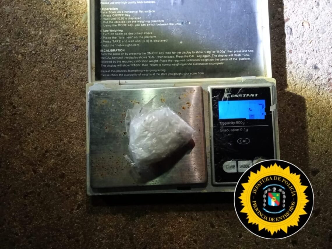 Detuvieron a un menor de 16 años con cocaína en el marco de un operativo policial en el barrio 708