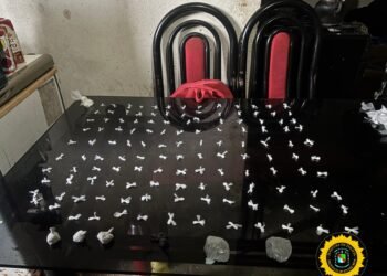 Secuestraron más de 150 envoltorios de cocaína y detuvieron a dos personas durante un allanamiento en Concordia