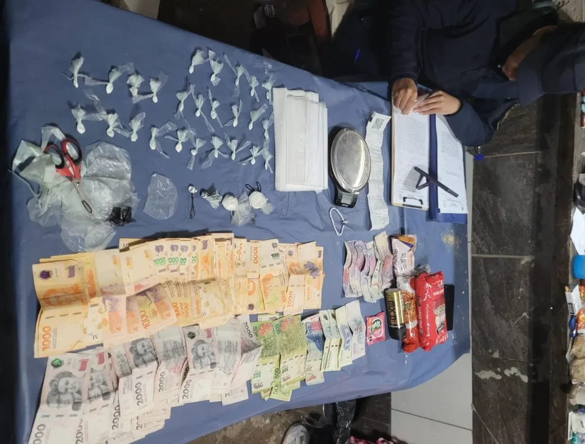 Cayeron tras usar la tarjeta robada de una jubilada: terminaron imputados por defraudación y narcomenudeo