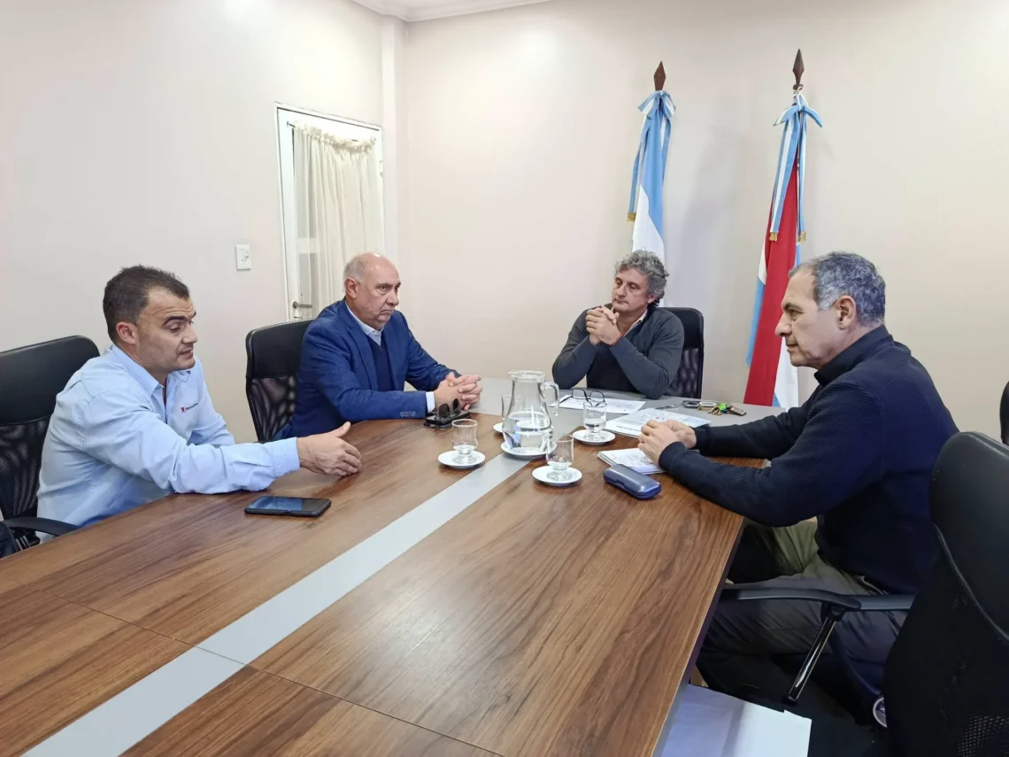 El Intendente Bravo mantuvo una importante reunión con Autoridades del Banco Entre Ríos