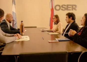 Integrantes de AGMER se reunieron con el presidente de la OSER