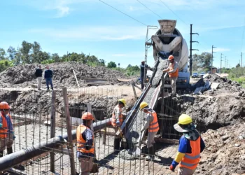 El Municipio avanza con una obra hidráulica clave para evitar anegamientos sobre Boulevard Ayuí