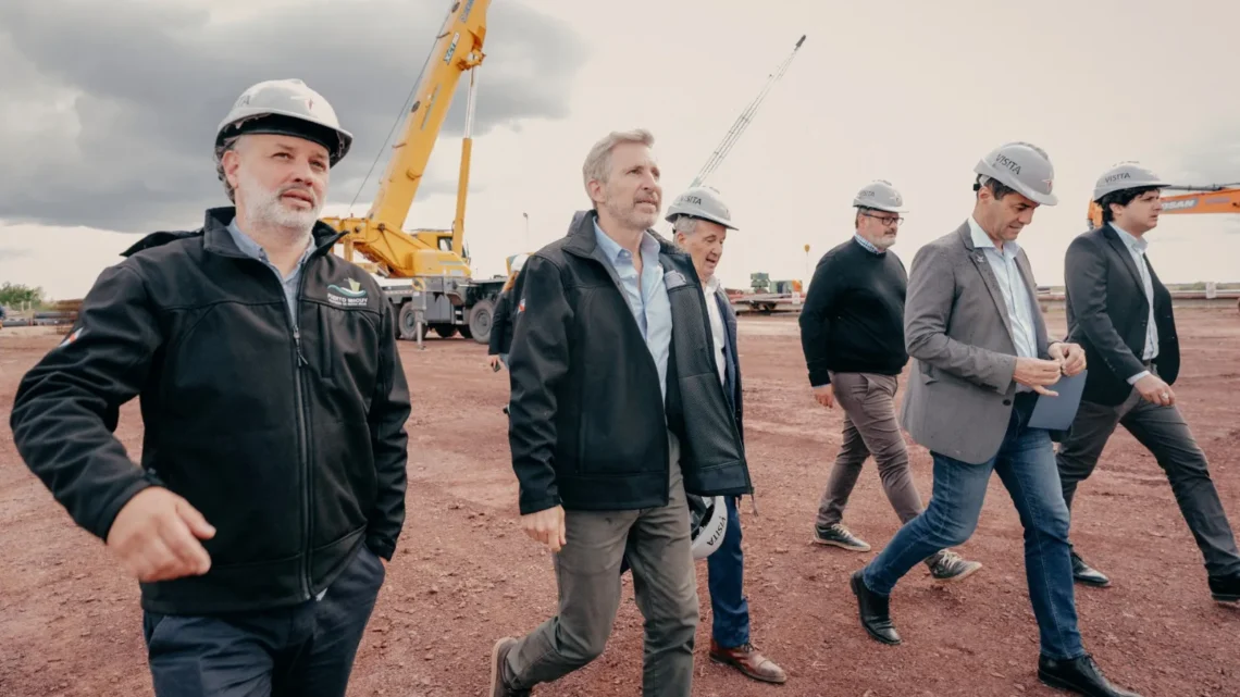 Frigerio entregó la adhesión al RINI a PTP Argentina, que invertirá 16 millones de dólares en el puerto de Ibicuy