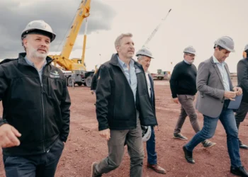 Frigerio entregó la adhesión al RINI a PTP Argentina, que invertirá 16 millones de dólares en el puerto de Ibicuy