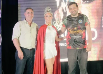 Emperatriz presentó su temática 2027 ante un club estudiantes colmado