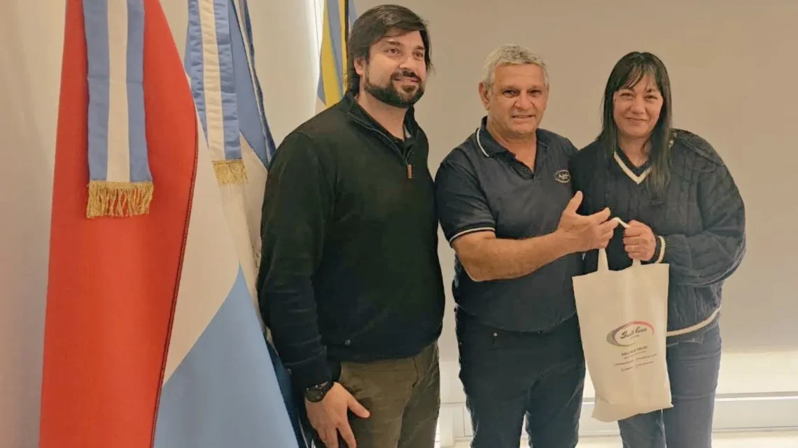 Silvia Peyrou visitó Santa Ana para promocionar su Obra Teatral “Soy tu Ángel”