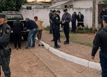 Tres detenidos en diferentes operativos en la vía pública, con secuestro de cocaína y marihuana para la venta