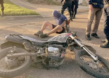 Detuvieron a un hombre tras una persecución policial y recuperaron una motocicleta robada en Concordia